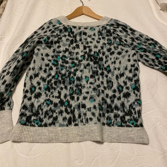 LOFT Sweater - Picture 4 of 5